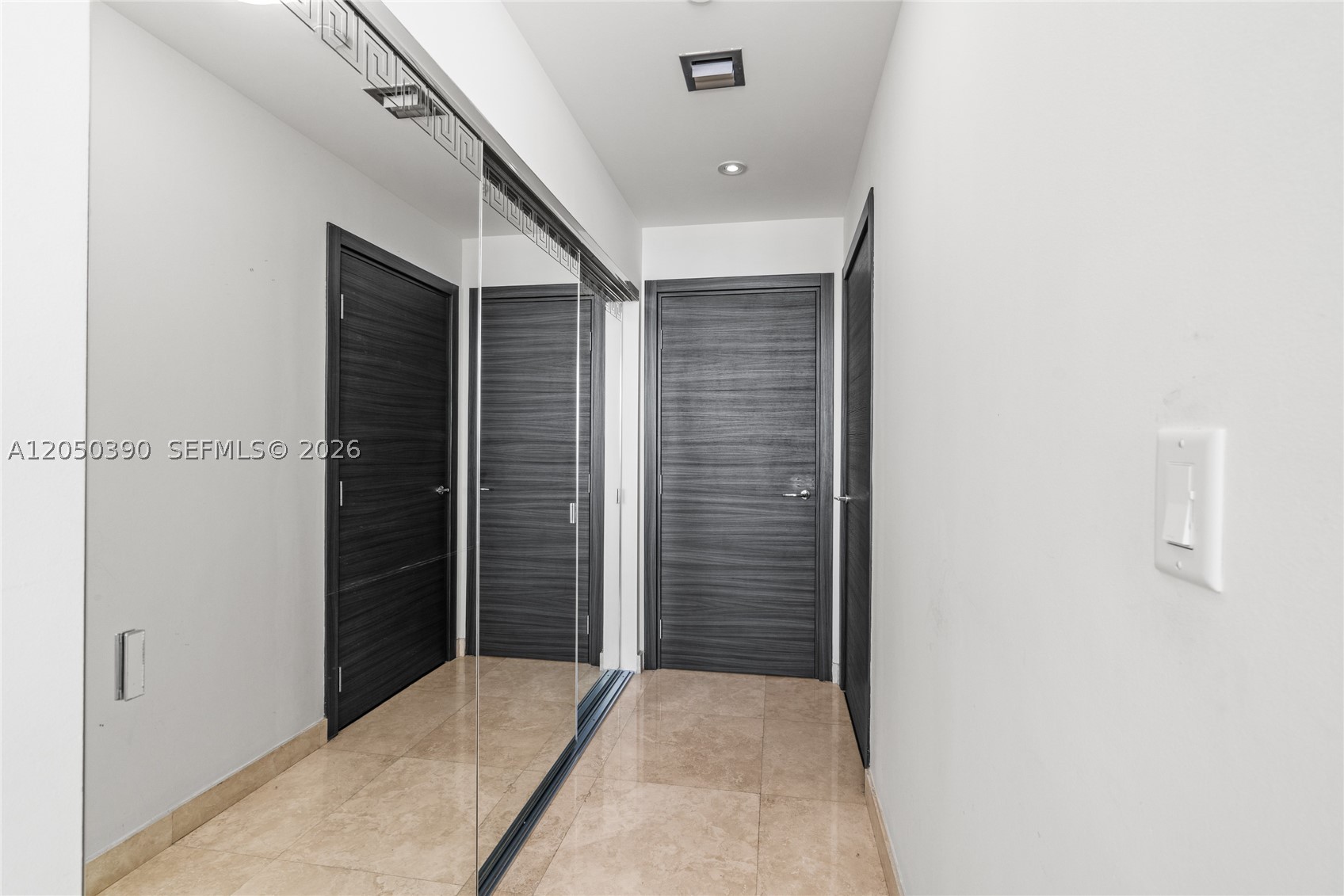 900 Biscayne Blvd #3704, Miami FL 33132