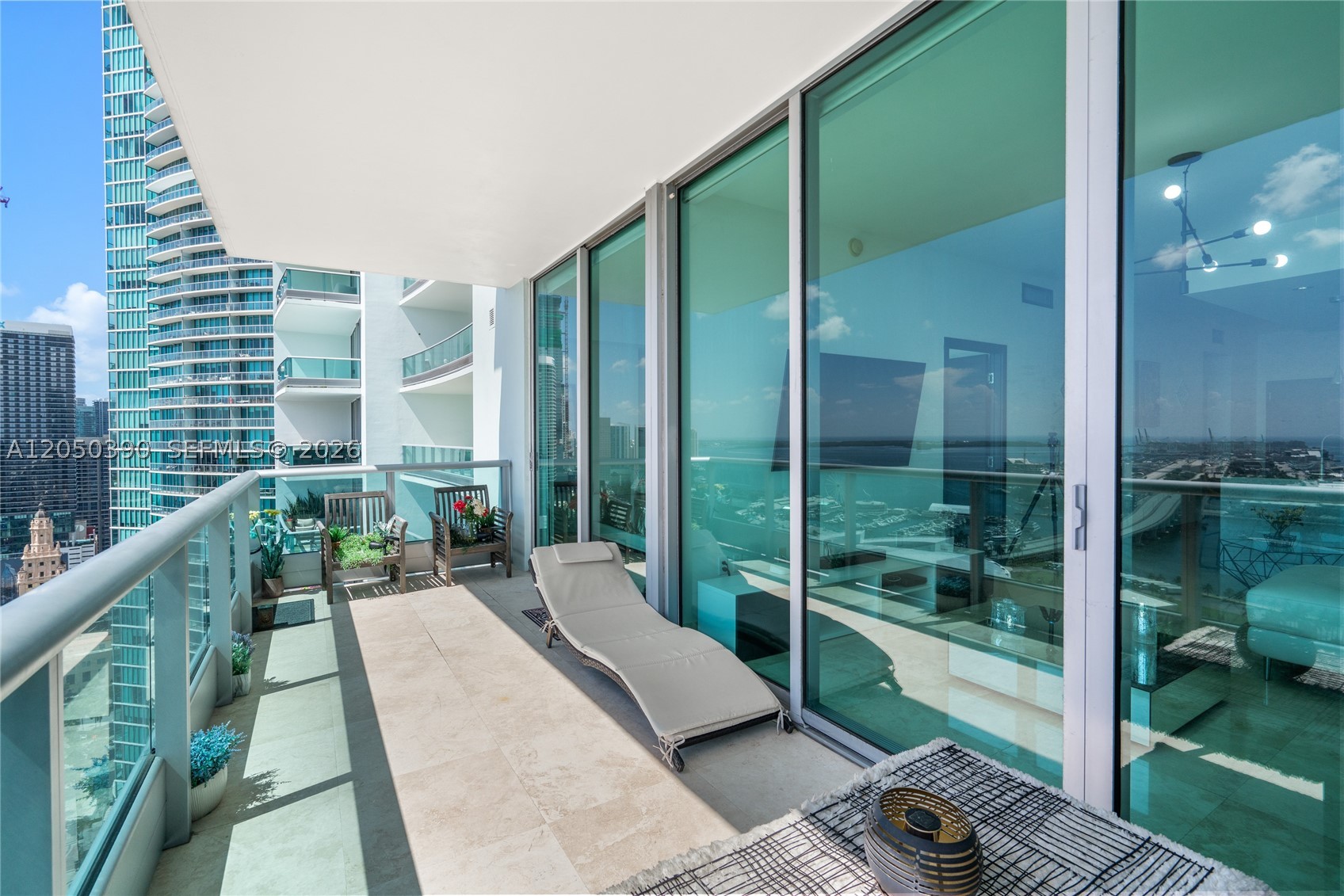 900 Biscayne Blvd #3704, Miami FL 33132