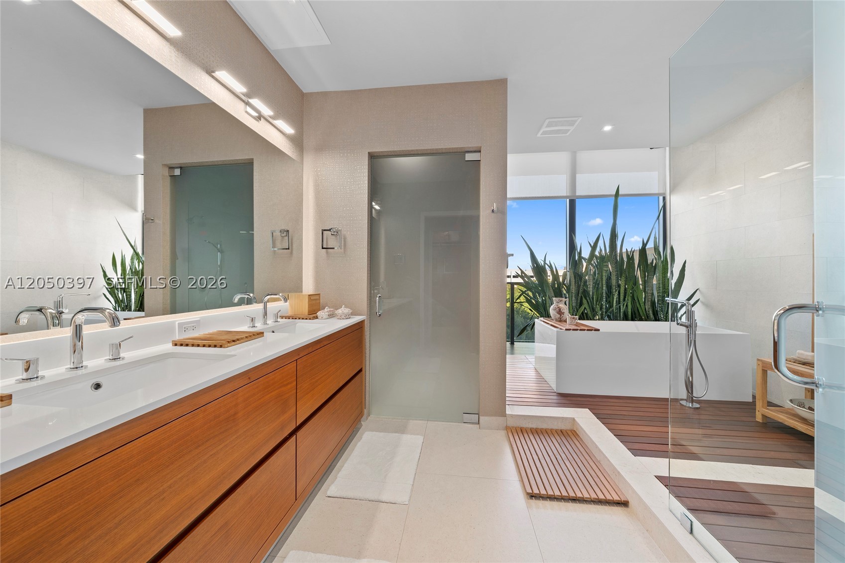 3581 E Glencoe St #403, Miami FL 33133