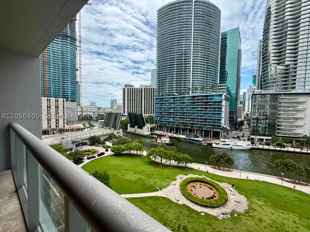 475 Brickell Ave #1012, Miami FL 33131