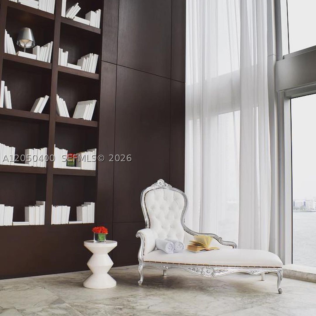 475 Brickell Ave #1012, Miami FL 33131