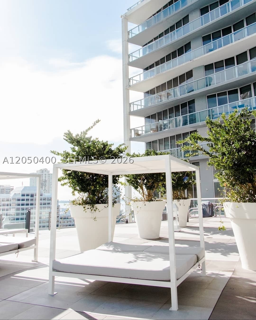 475 Brickell Ave #1012, Miami FL 33131