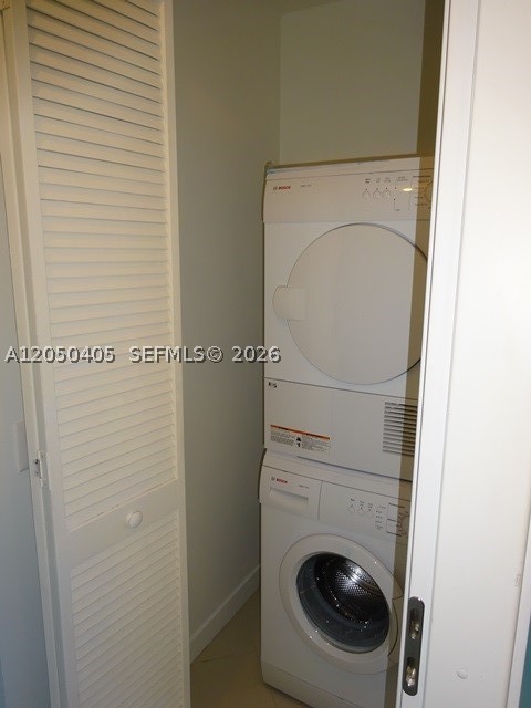 300 S Biscayne Blvd #T-3505, Miami FL 33131