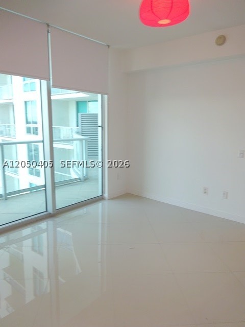300 S Biscayne Blvd #T-3505, Miami FL 33131