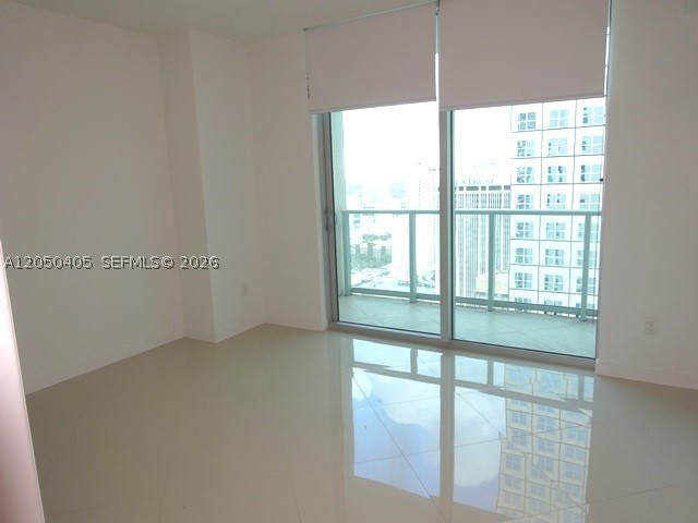 300 S Biscayne Blvd #T-3505, Miami FL 33131