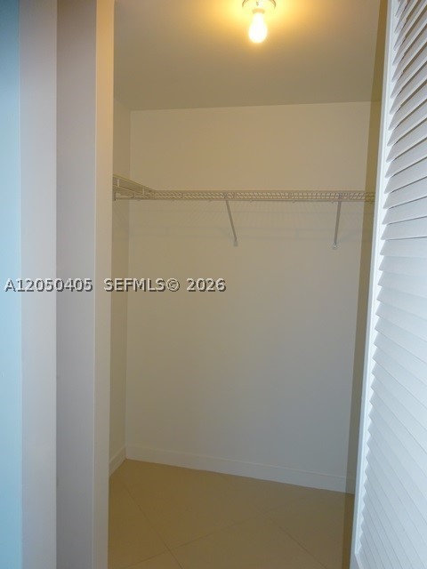 300 S Biscayne Blvd #T-3505, Miami FL 33131
