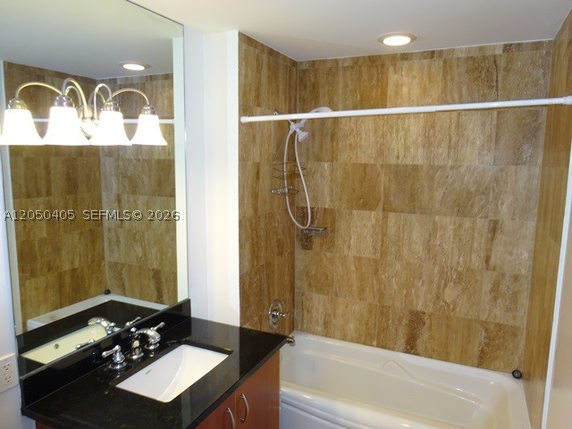 300 S Biscayne Blvd #T-3505, Miami FL 33131