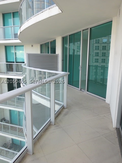 300 S Biscayne Blvd #T-3505, Miami FL 33131