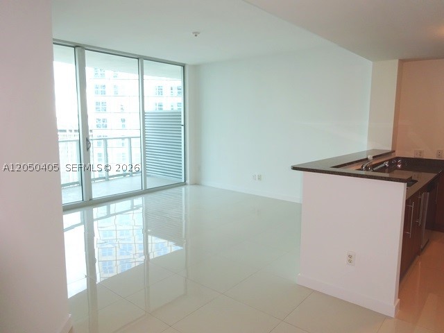 300 S Biscayne Blvd #T-3505, Miami FL 33131