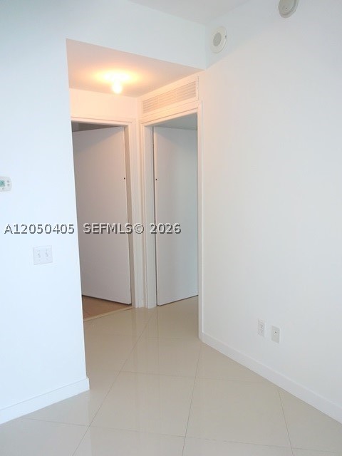 300 S Biscayne Blvd #T-3505, Miami FL 33131