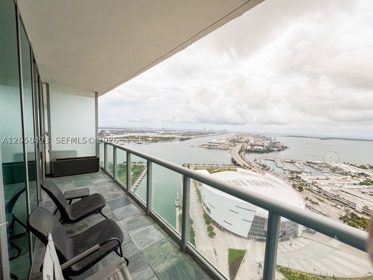 888 Biscayne Blvd #4005, Miami FL 33132