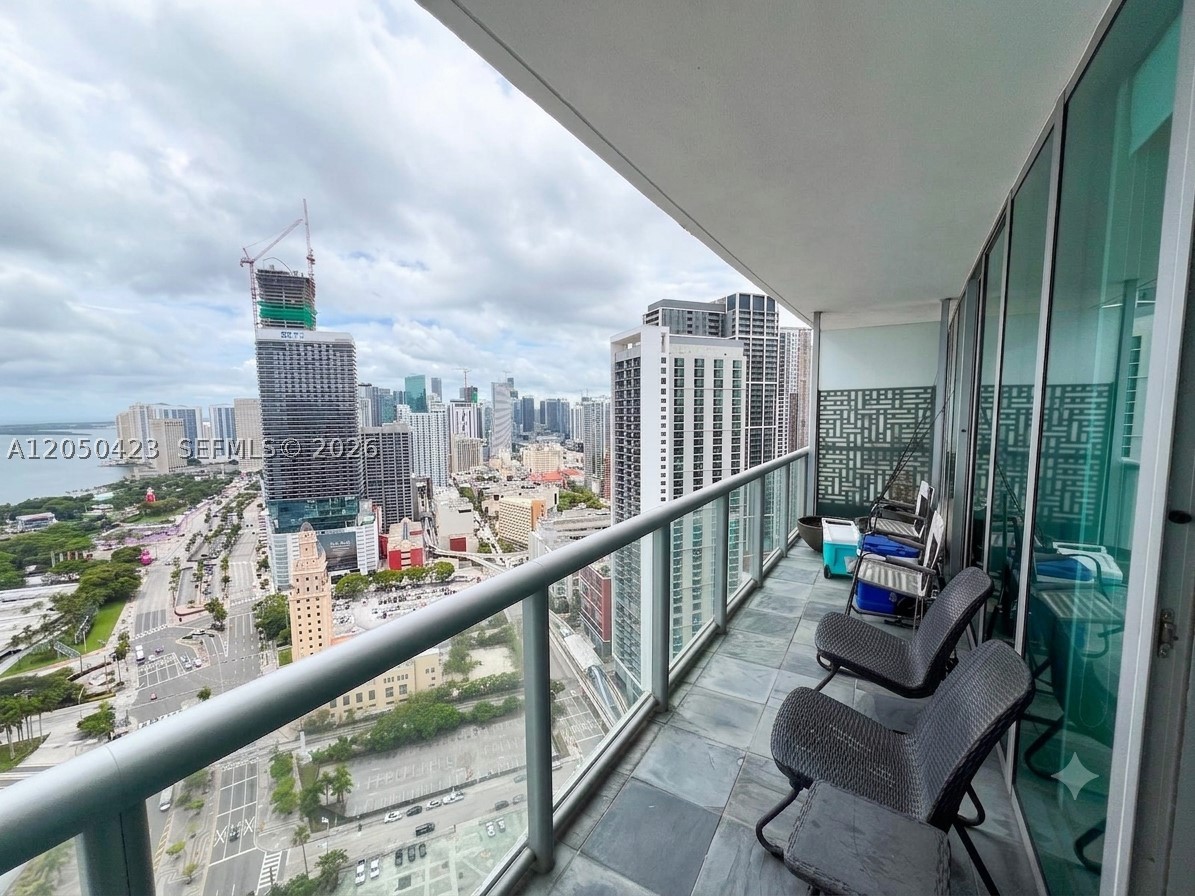 888 Biscayne Blvd #4005, Miami FL 33132