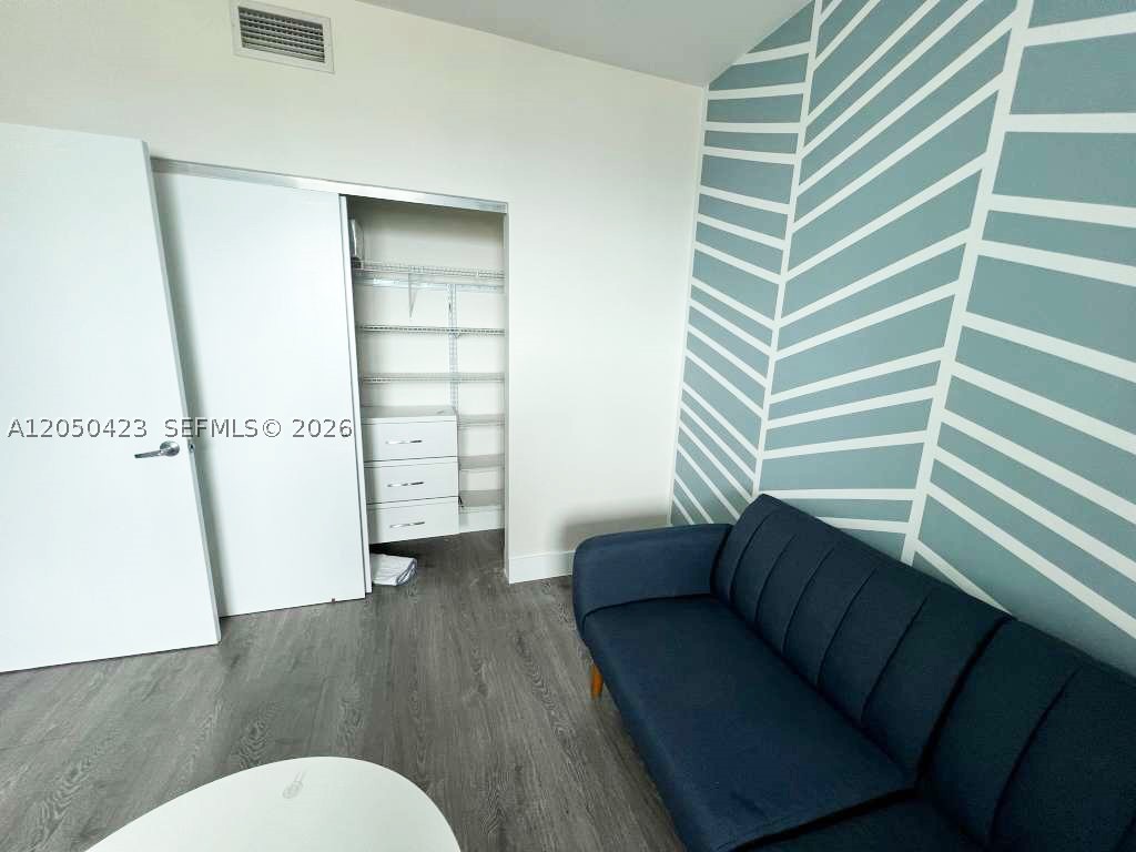 888 Biscayne Blvd #4005, Miami FL 33132