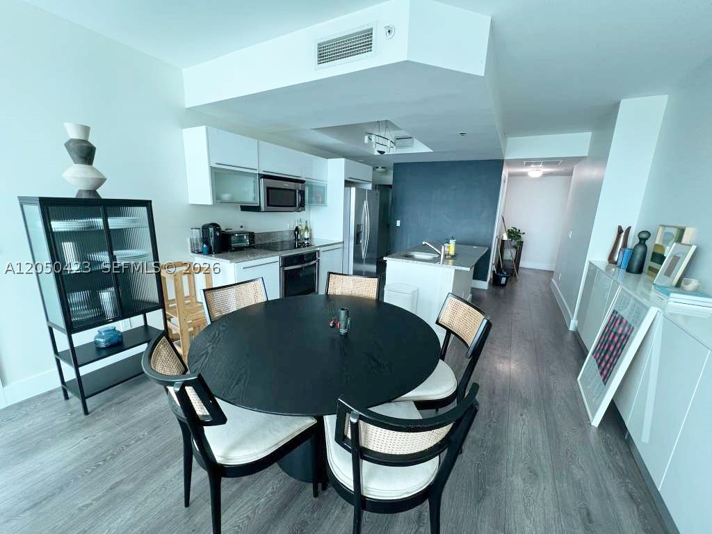 888 Biscayne Blvd #4005, Miami FL 33132