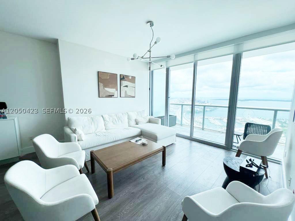 888 Biscayne Blvd #4005, Miami FL 33132