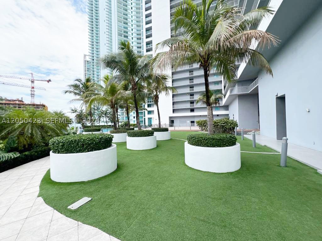 888 Biscayne Blvd #4005, Miami FL 33132