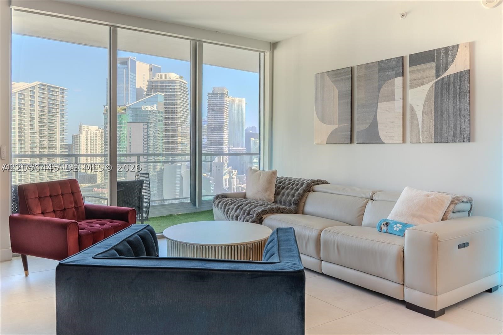 90 SW 3rd St #3703, Miami FL 33130
