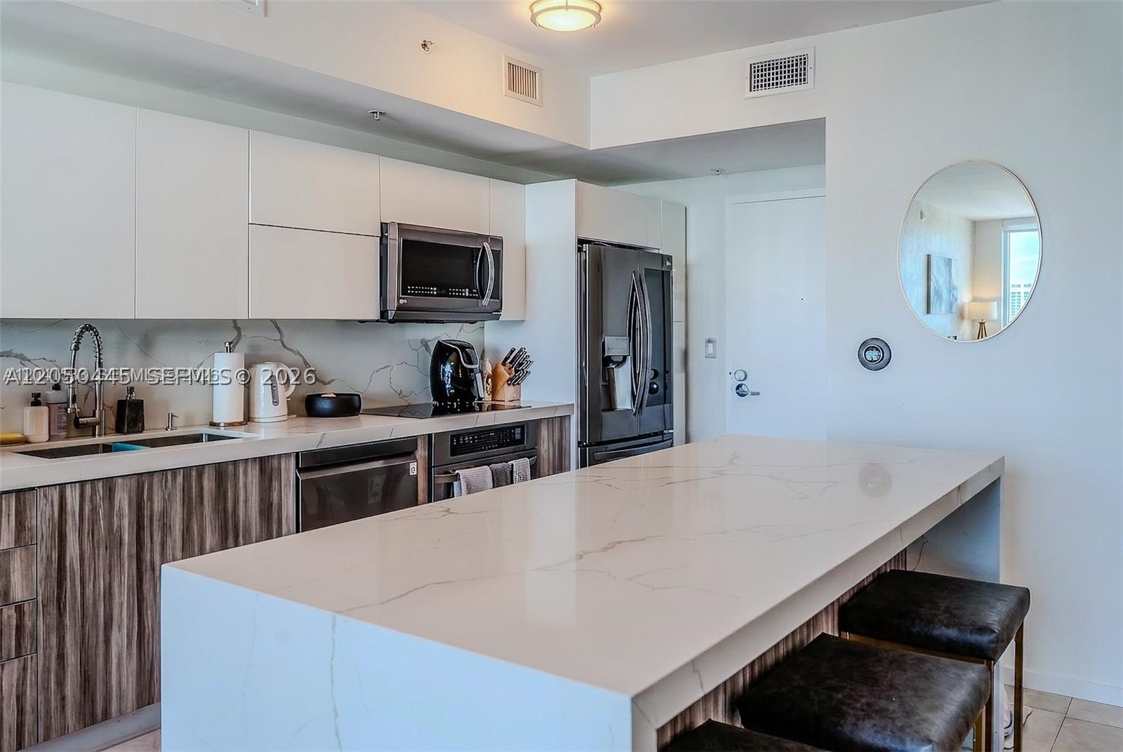 90 SW 3rd St #3703, Miami FL 33130