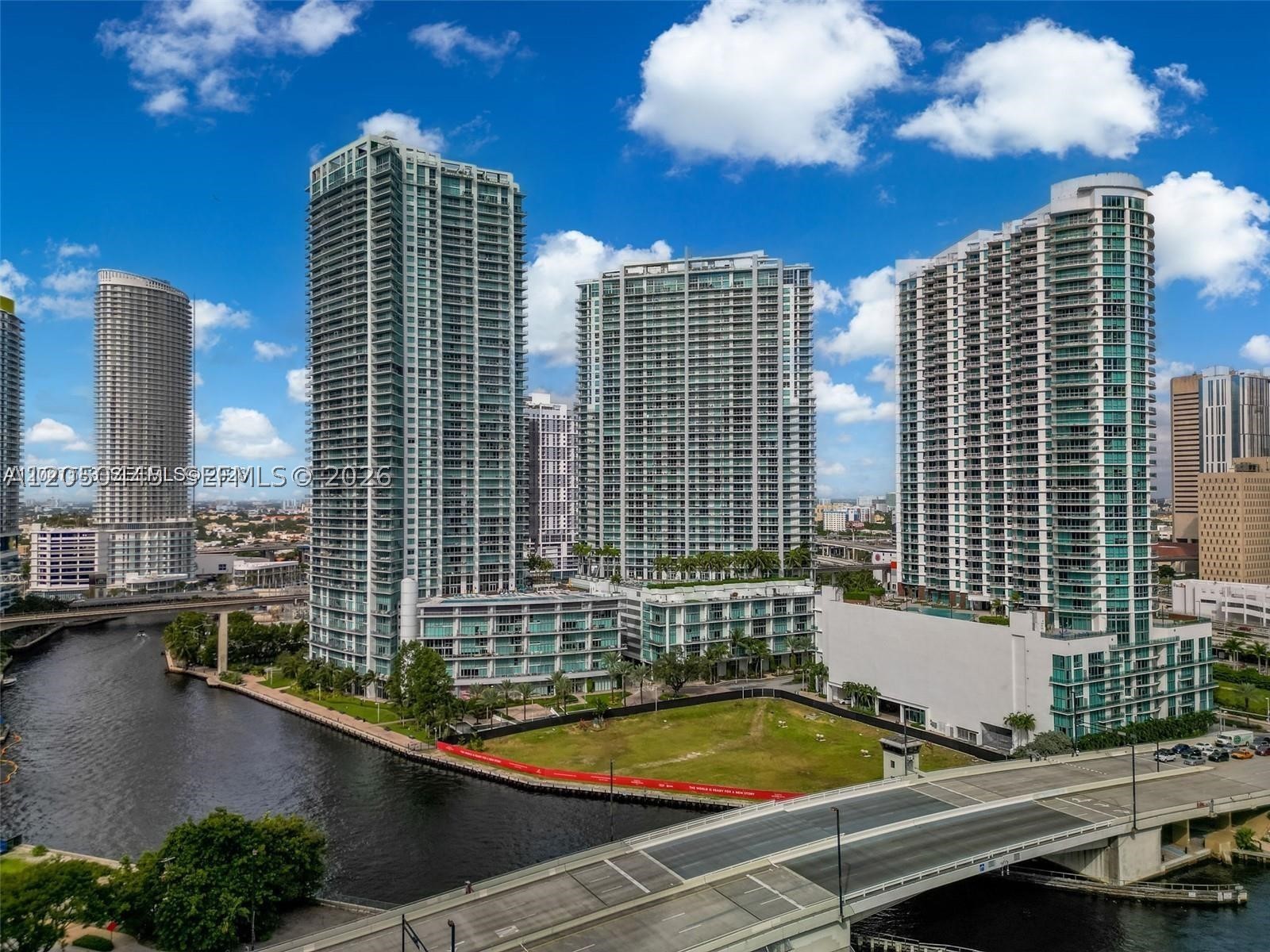 90 SW 3rd St #3703, Miami FL 33130
