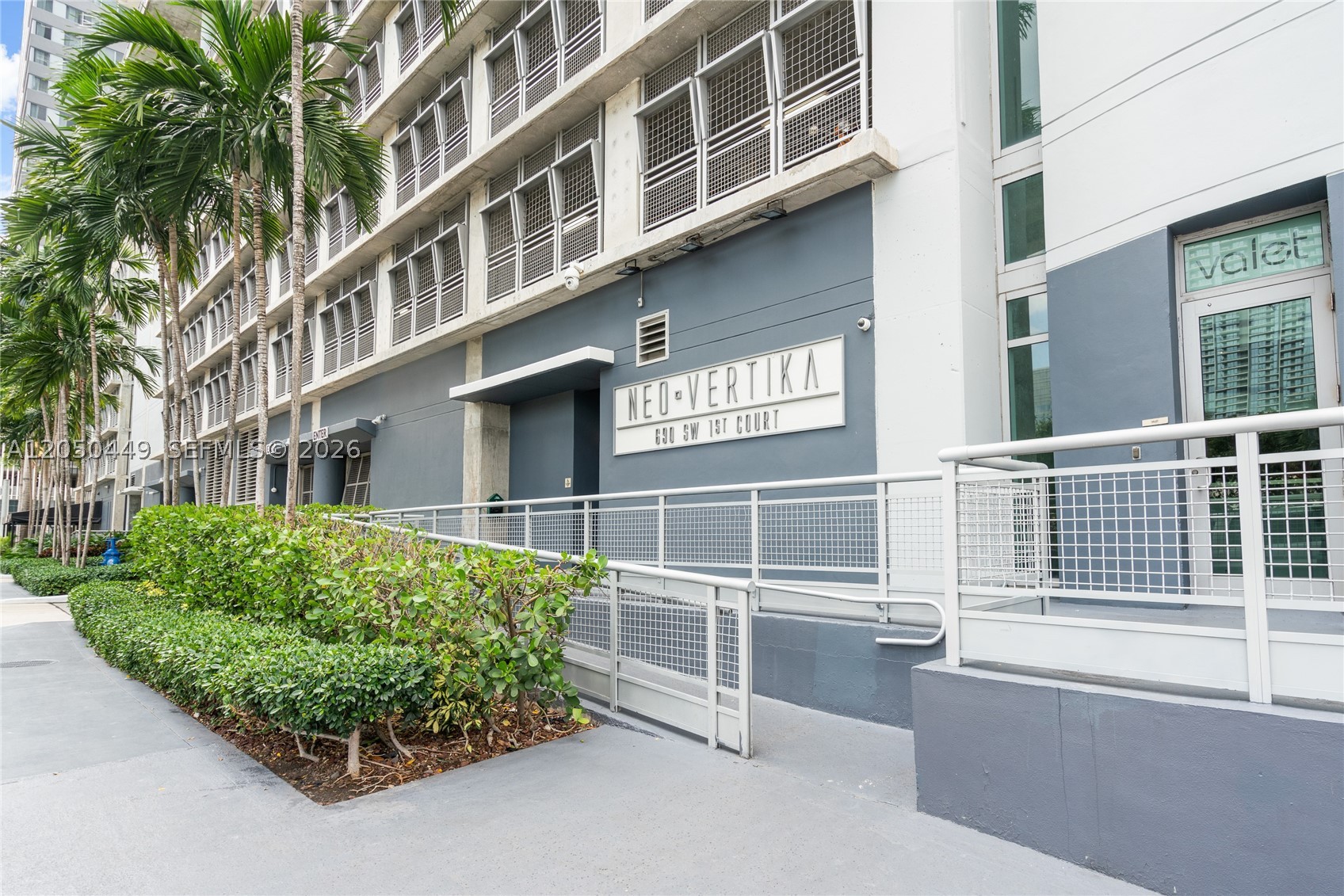 690 SW 1st Ct #1706, Miami FL 33130