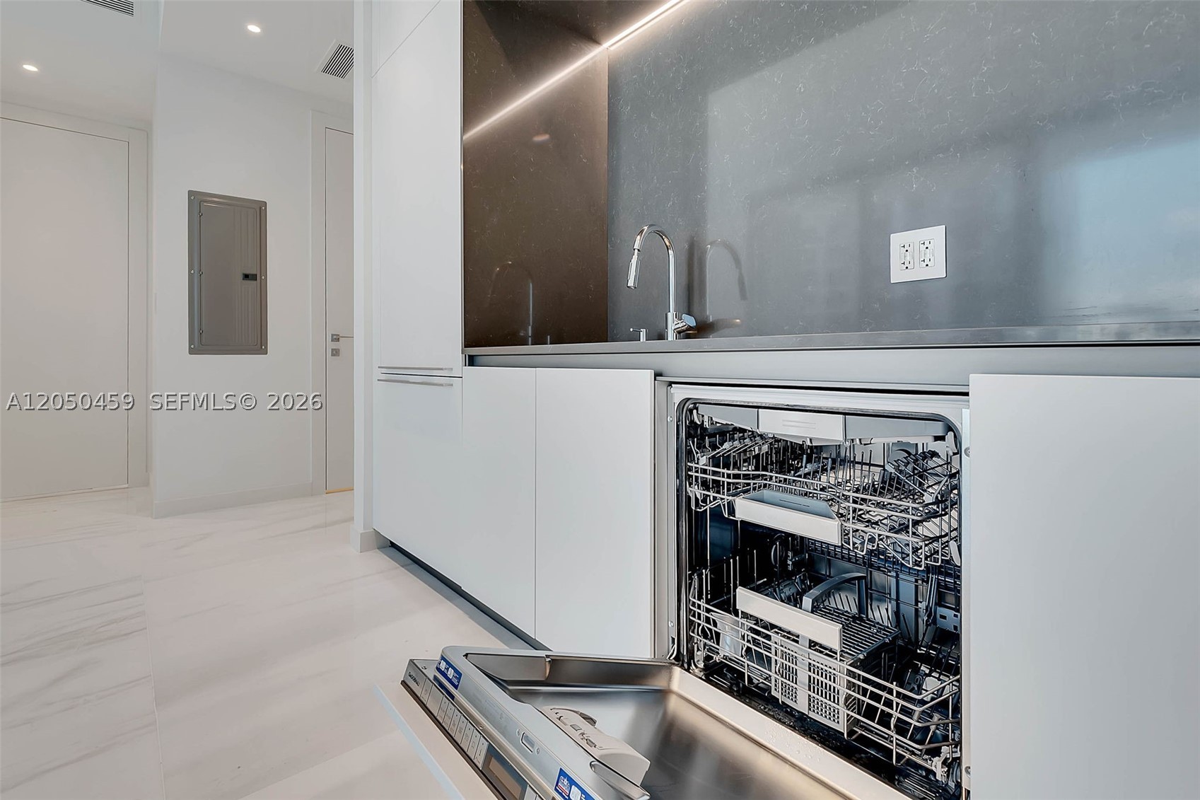 300 Biscayne Boulevard Way #3008W, Miami FL 33131