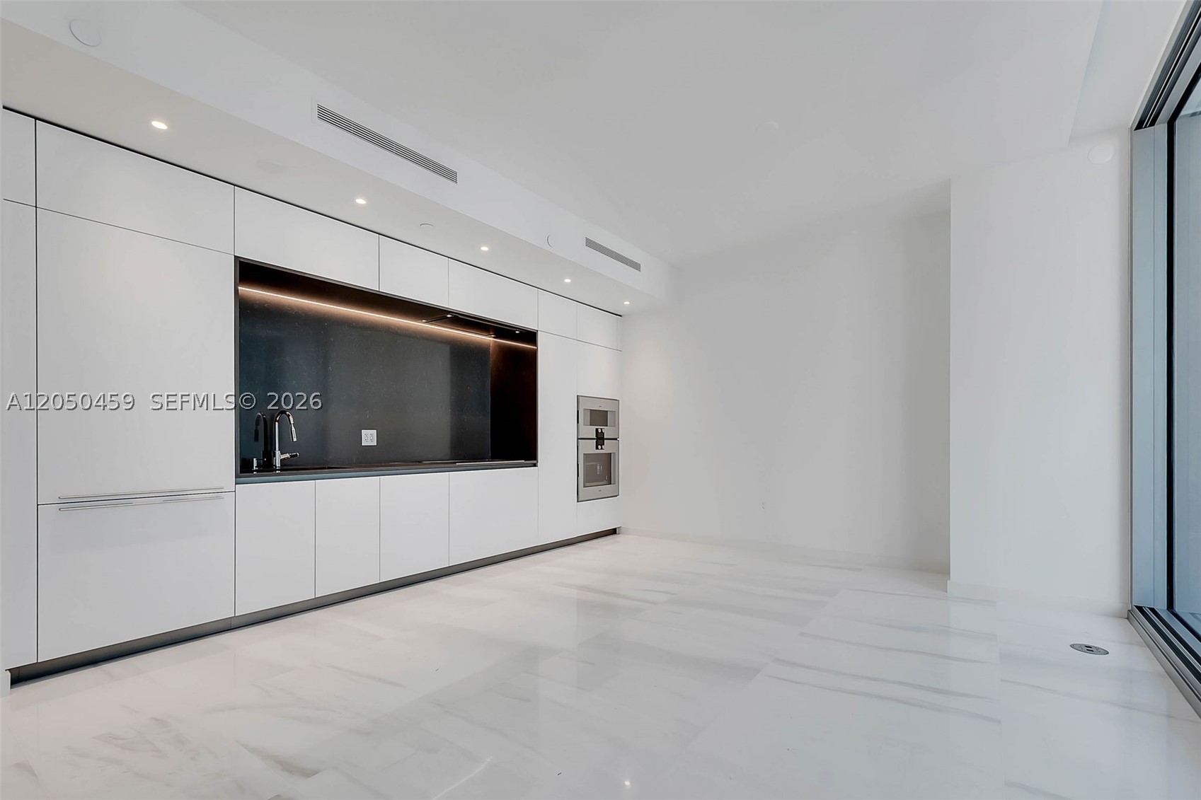 300 Biscayne Boulevard Way #3008W, Miami FL 33131
