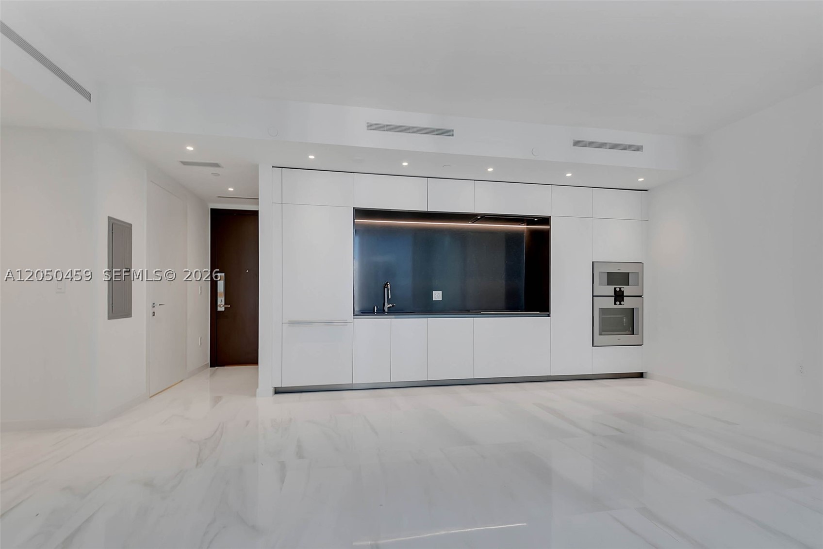 300 Biscayne Boulevard Way #3008W, Miami FL 33131