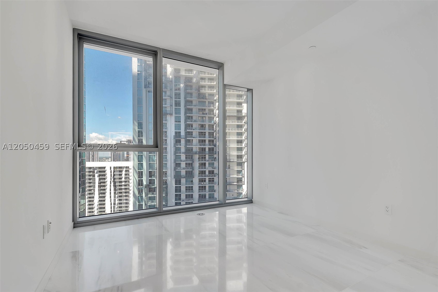 300 Biscayne Boulevard Way #3008W, Miami FL 33131