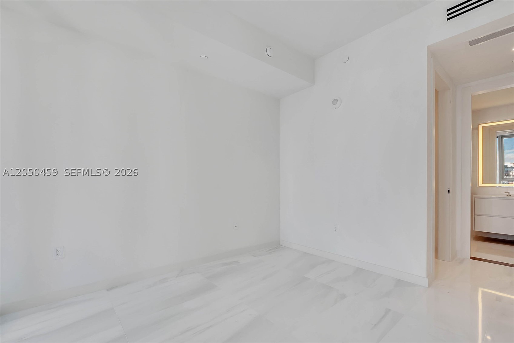 300 Biscayne Boulevard Way #3008W, Miami FL 33131