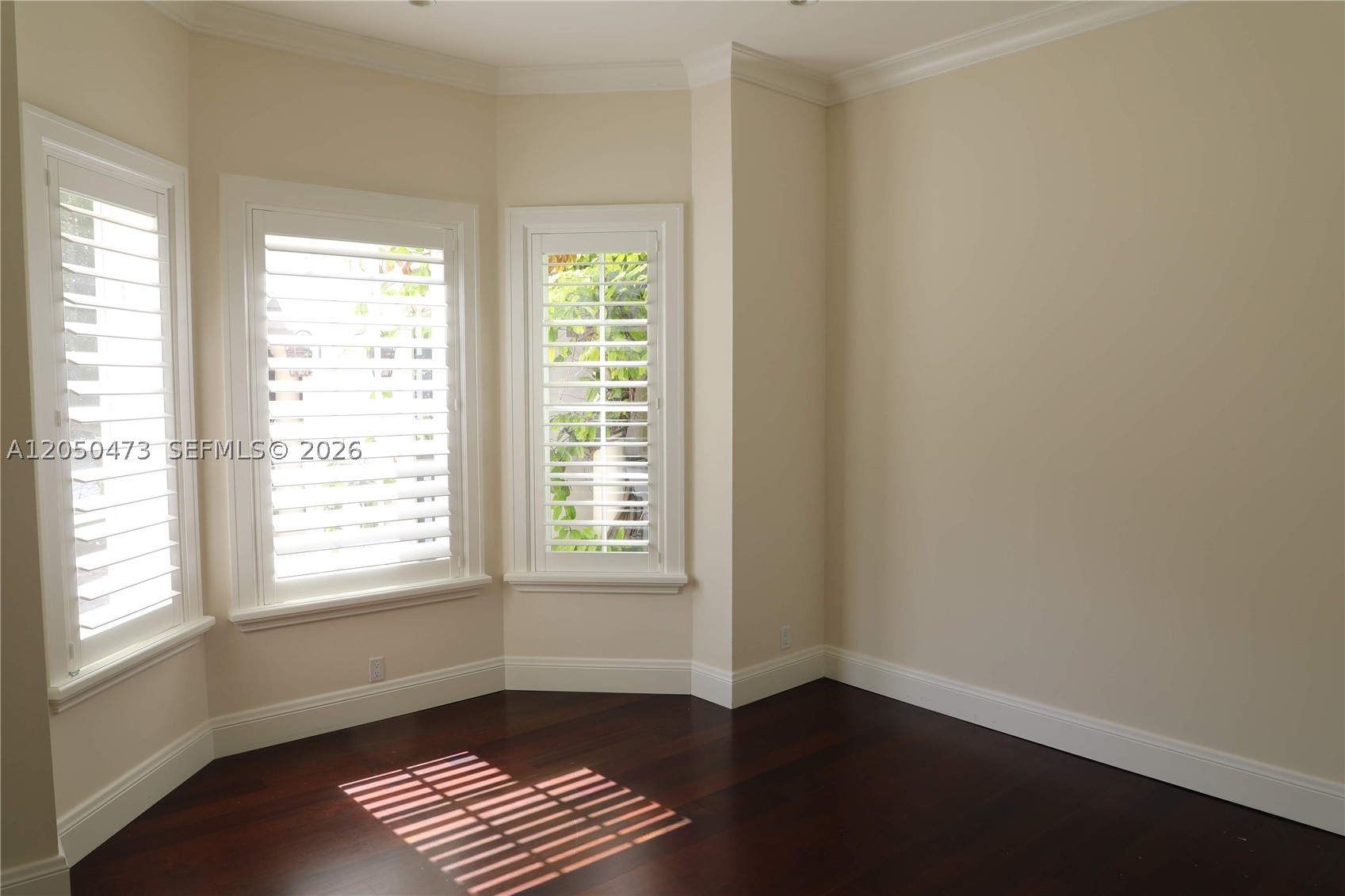 277 Marinero Ct, Coral Gables FL 33143