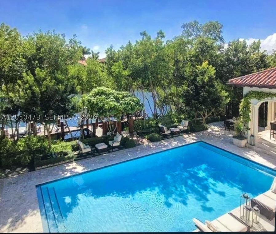 277 Marinero Ct, Coral Gables FL 33143