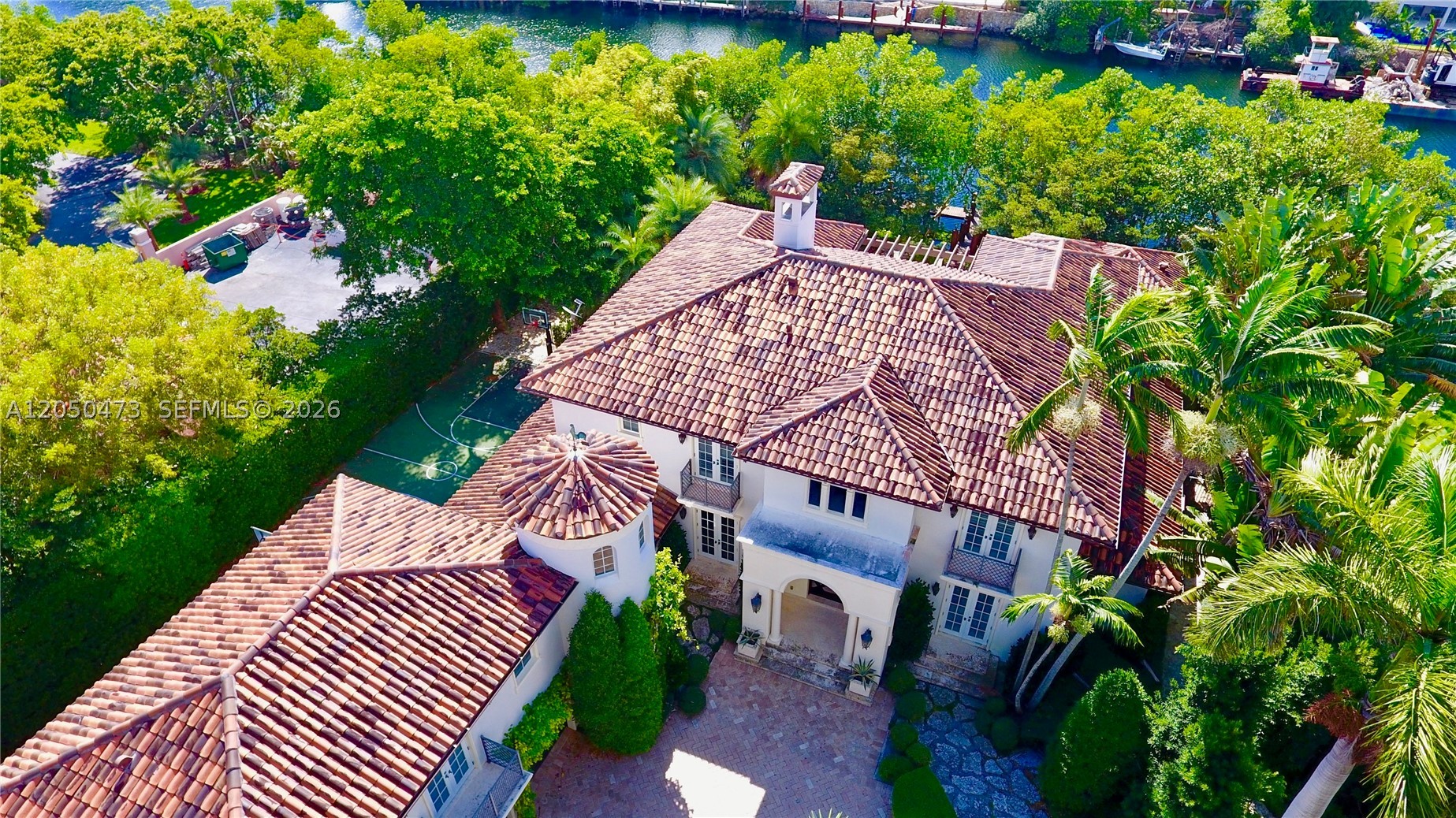 277 Marinero Ct, Coral Gables FL 33143