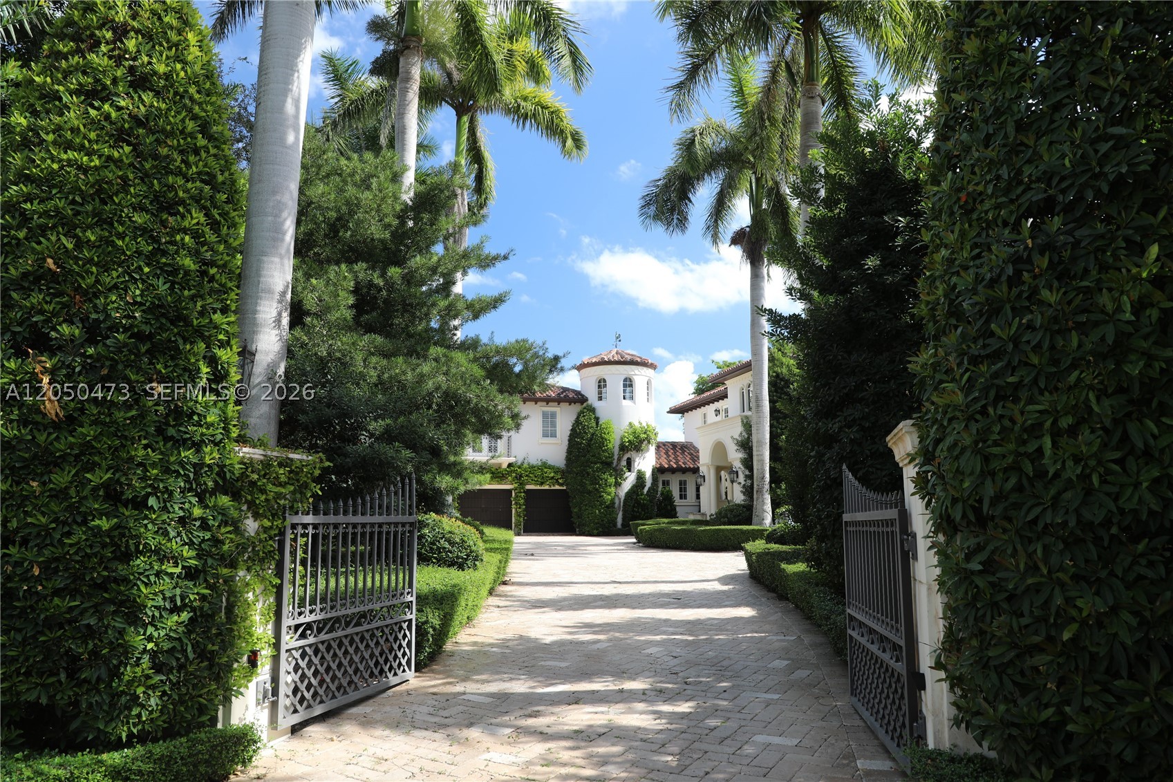 277 Marinero Ct, Coral Gables FL 33143