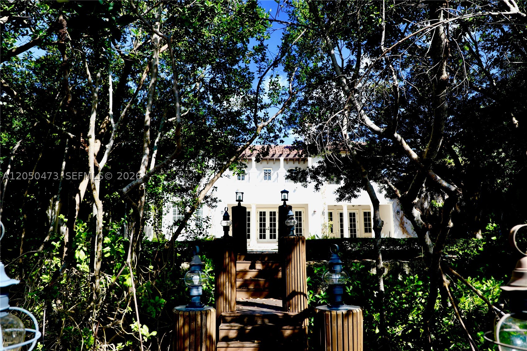 277 Marinero Ct, Coral Gables FL 33143