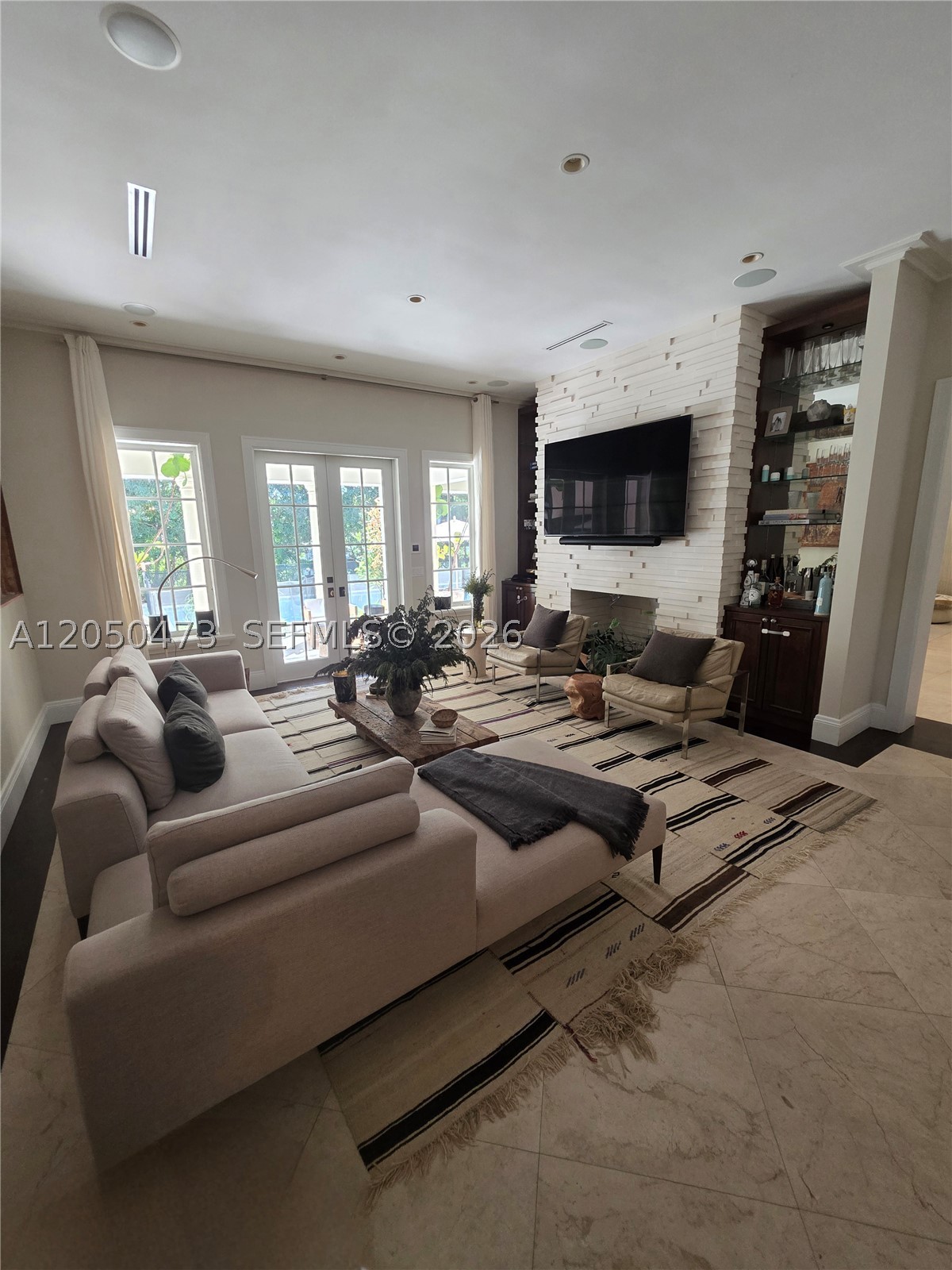 277 Marinero Ct, Coral Gables FL 33143