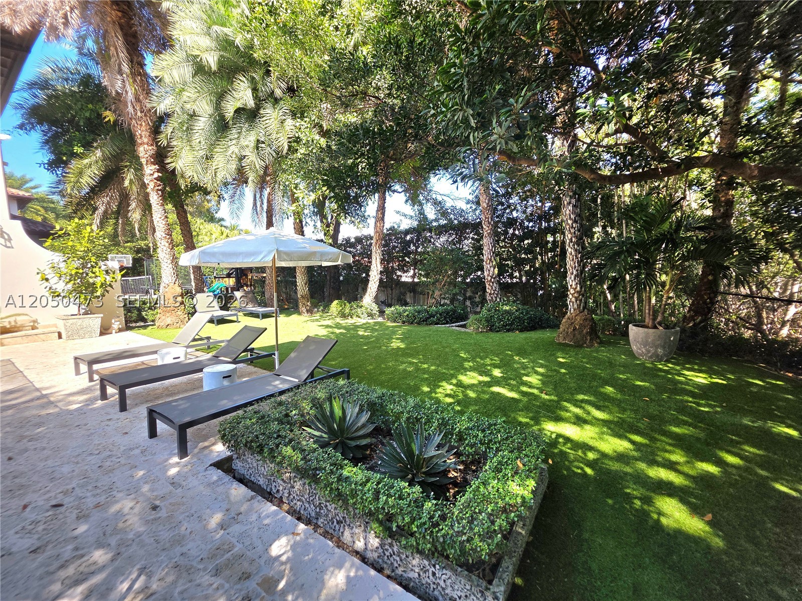 277 Marinero Ct, Coral Gables FL 33143