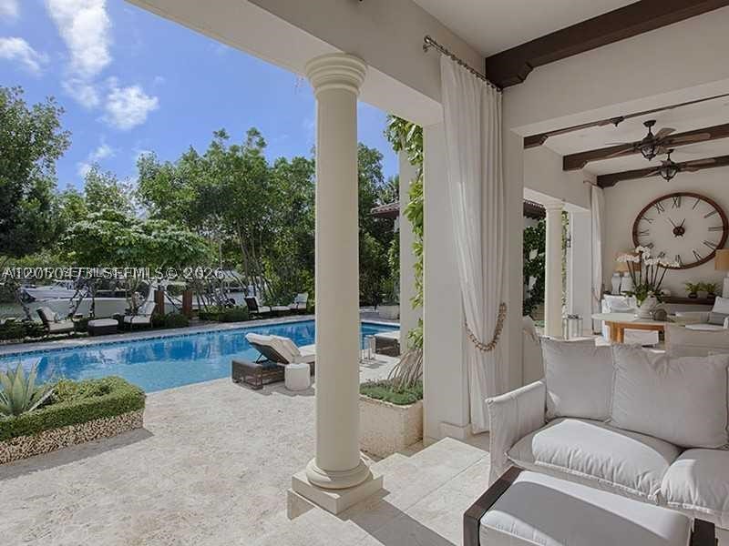 277 Marinero Ct, Coral Gables FL 33143