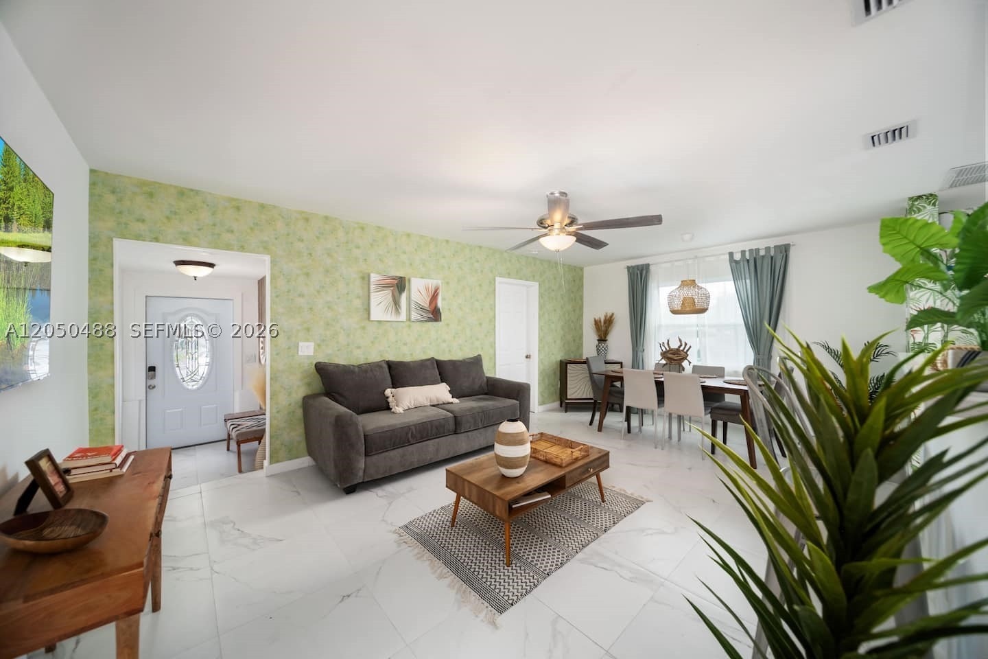 810 NW 21st Ct, Miami FL 33125