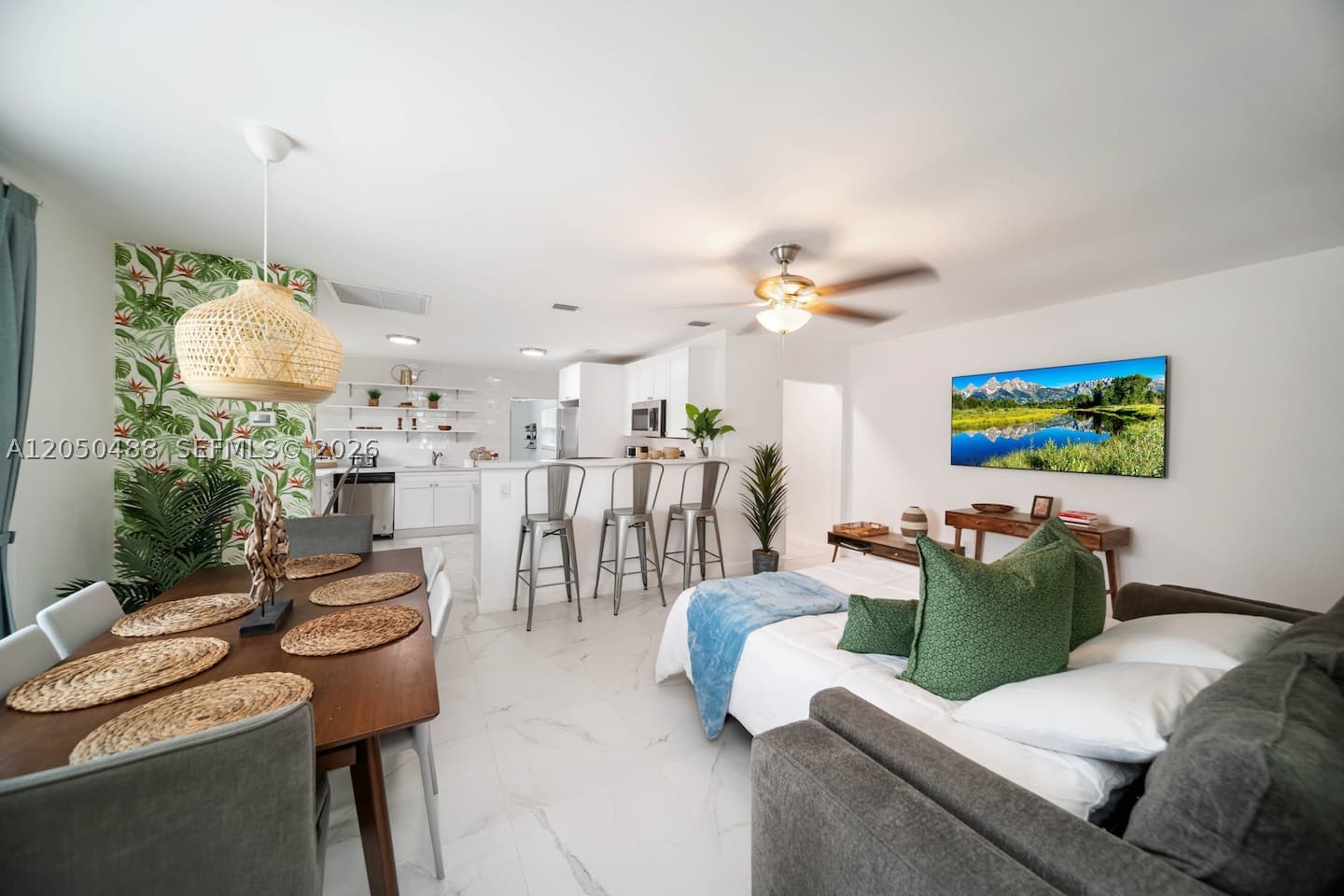 810 NW 21st Ct, Miami FL 33125