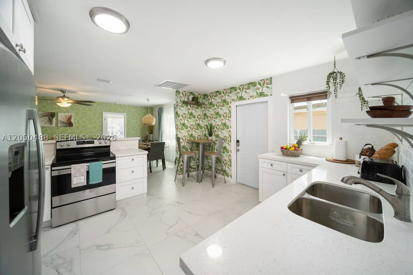 810 NW 21st Ct, Miami FL 33125