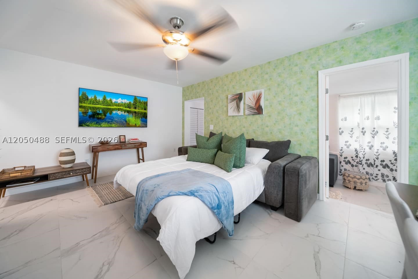 810 NW 21st Ct, Miami FL 33125