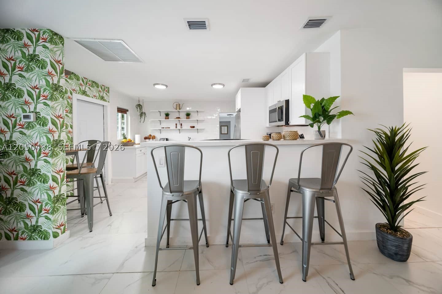 810 NW 21st Ct, Miami FL 33125