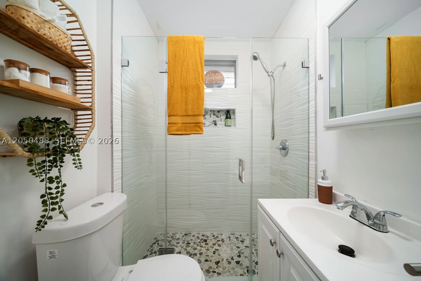 810 NW 21st Ct, Miami FL 33125