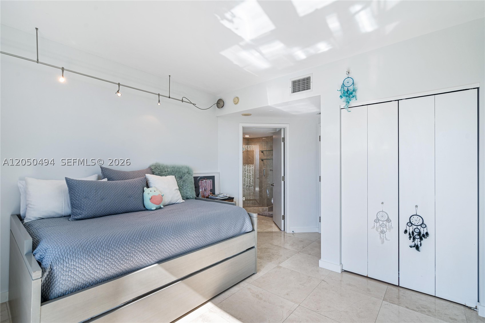 1331 Brickell Bay Dr #1611, Miami FL 33131