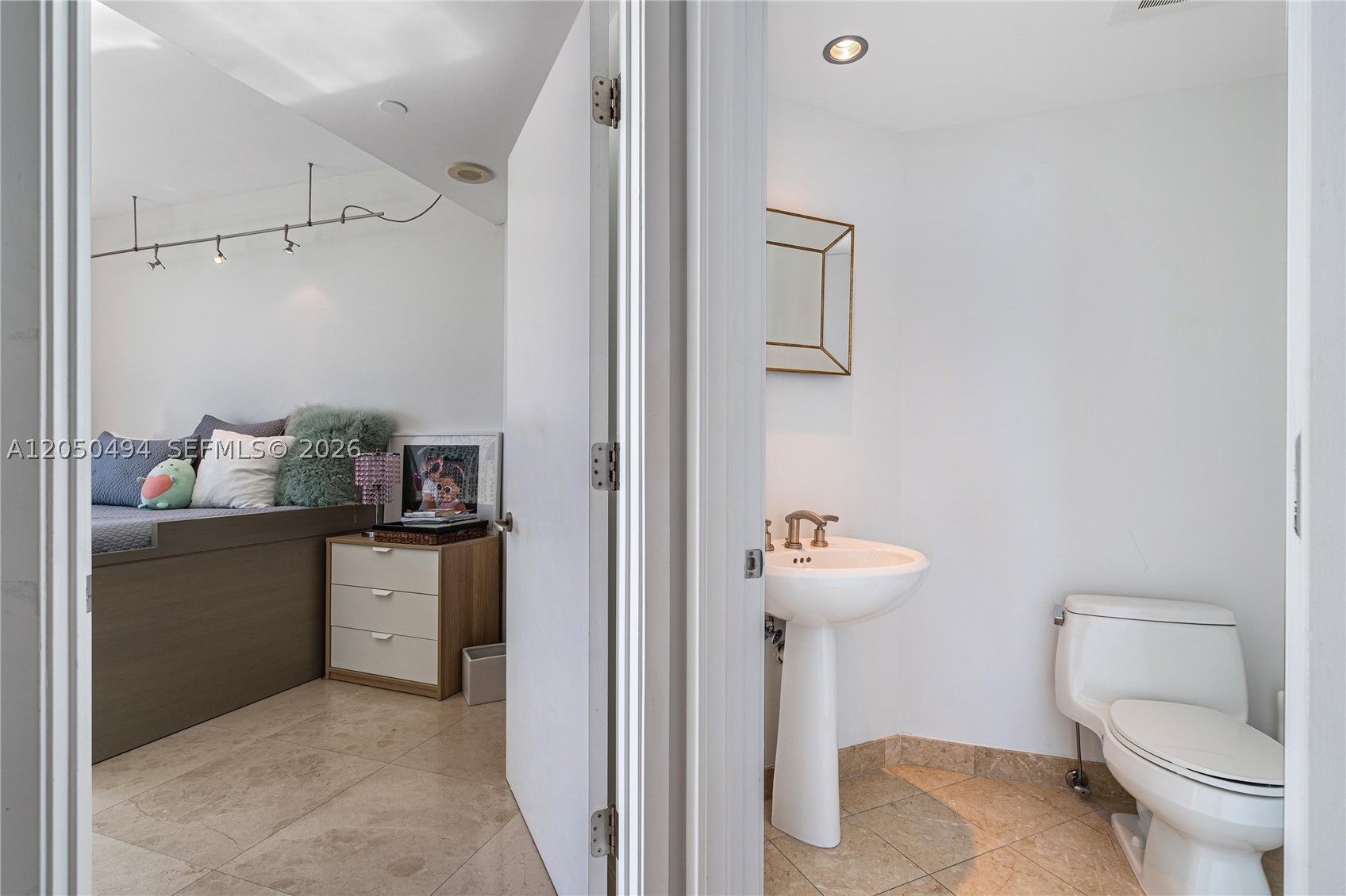 1331 Brickell Bay Dr #1611, Miami FL 33131