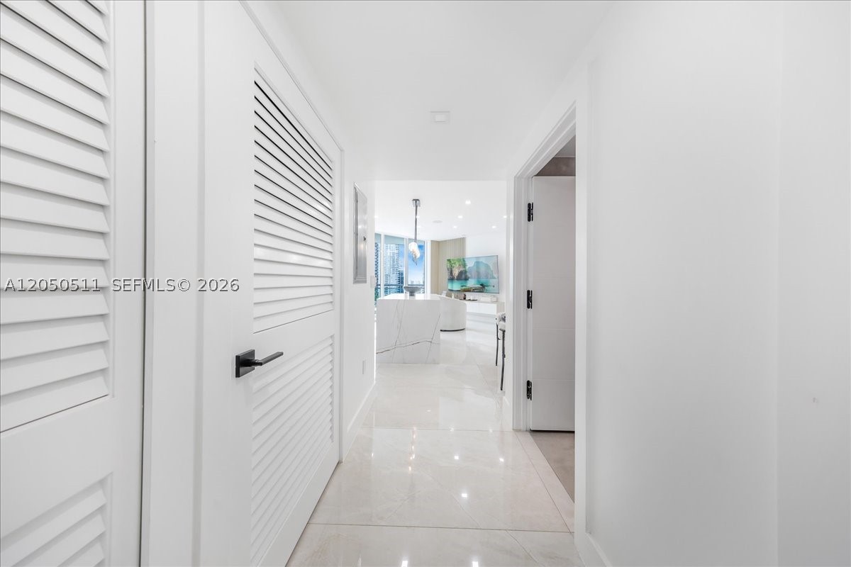 350 S Miami Ave #2314, Miami FL 33130