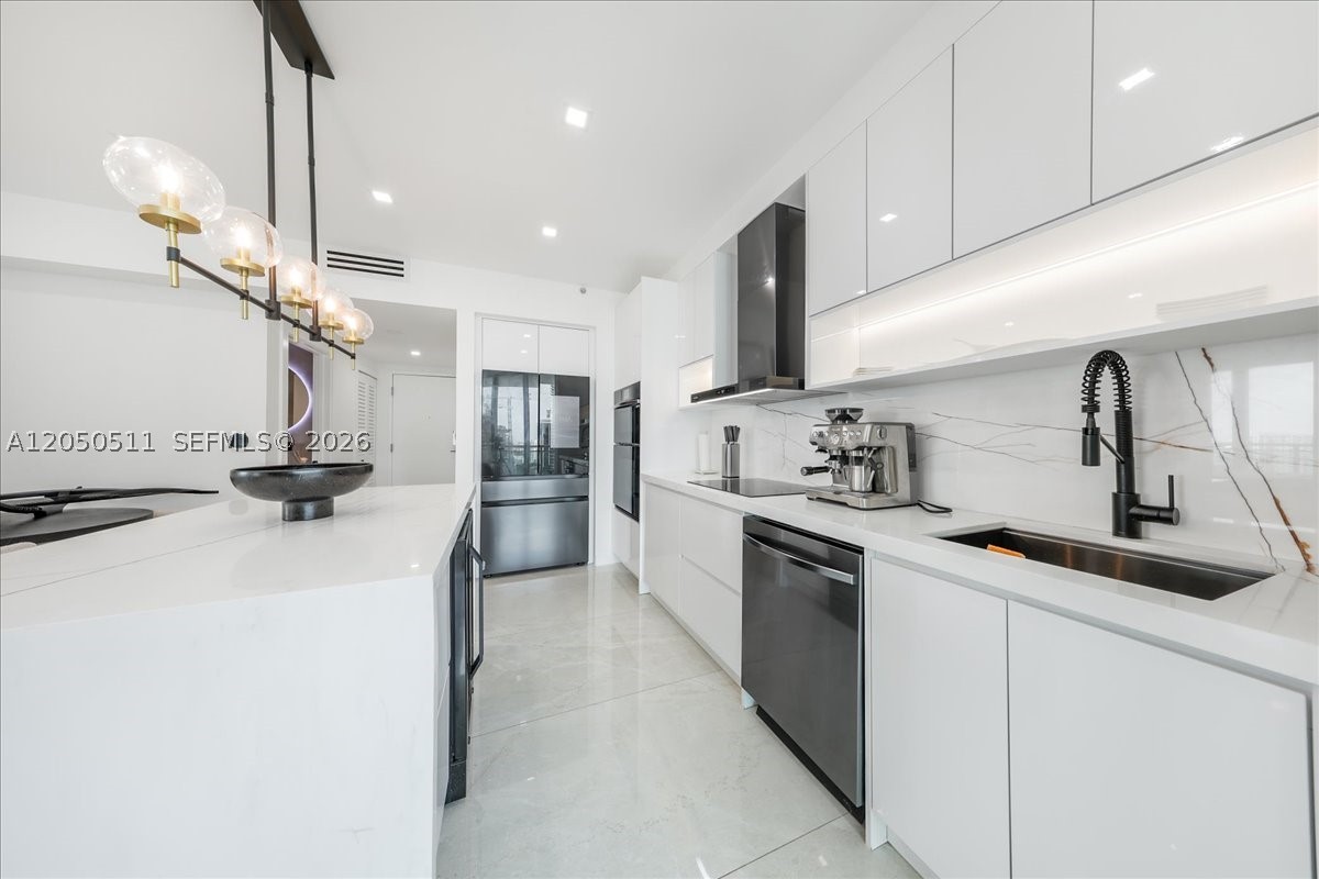 350 S Miami Ave #2314, Miami FL 33130