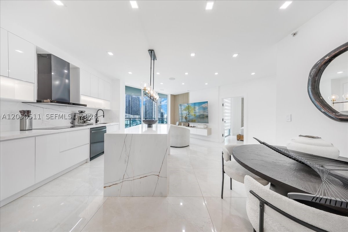 350 S Miami Ave #2314, Miami FL 33130