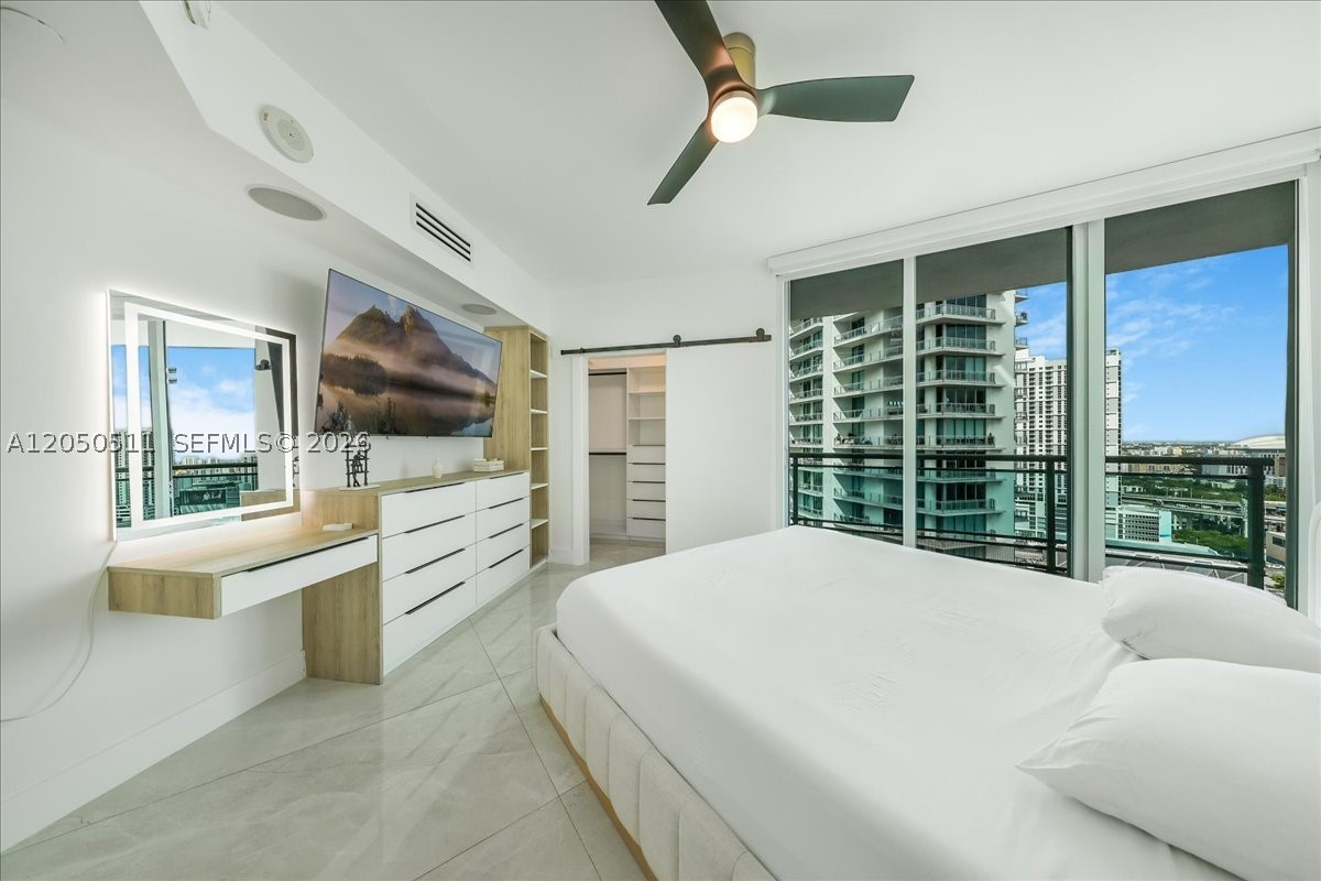 350 S Miami Ave #2314, Miami FL 33130