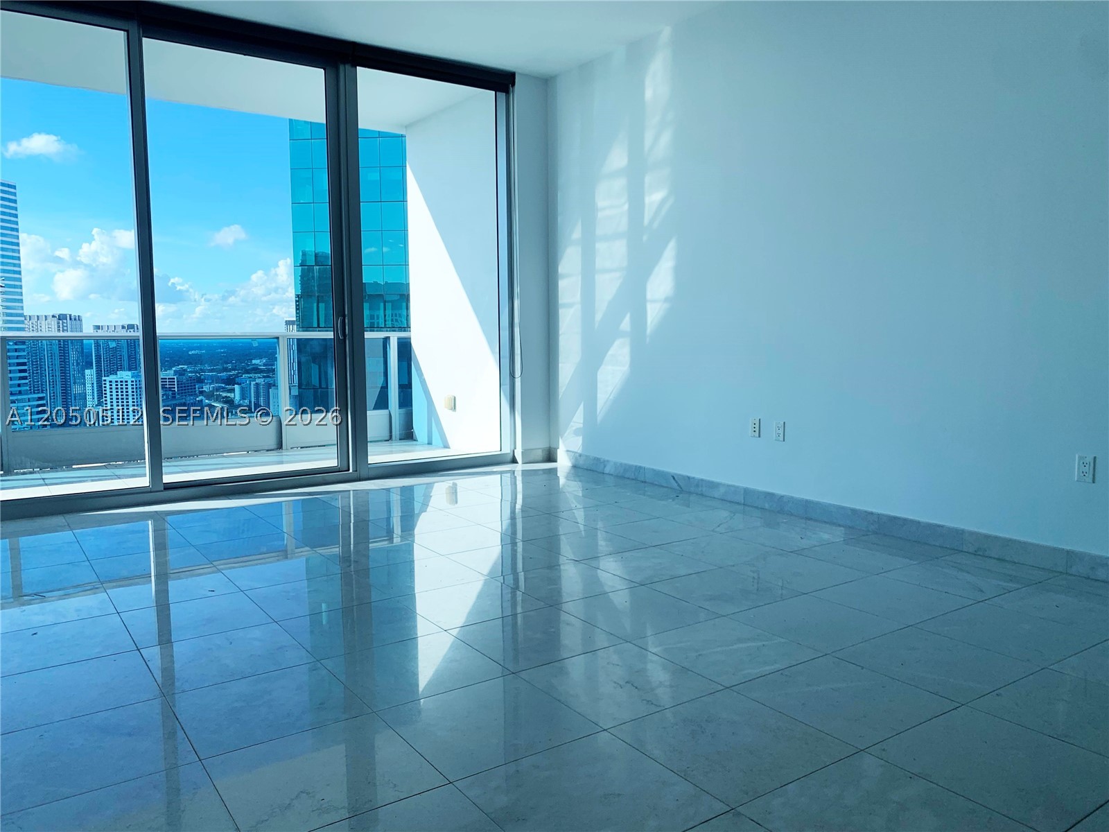 200 Biscayne Boulevard Way #4412, Miami FL 33131